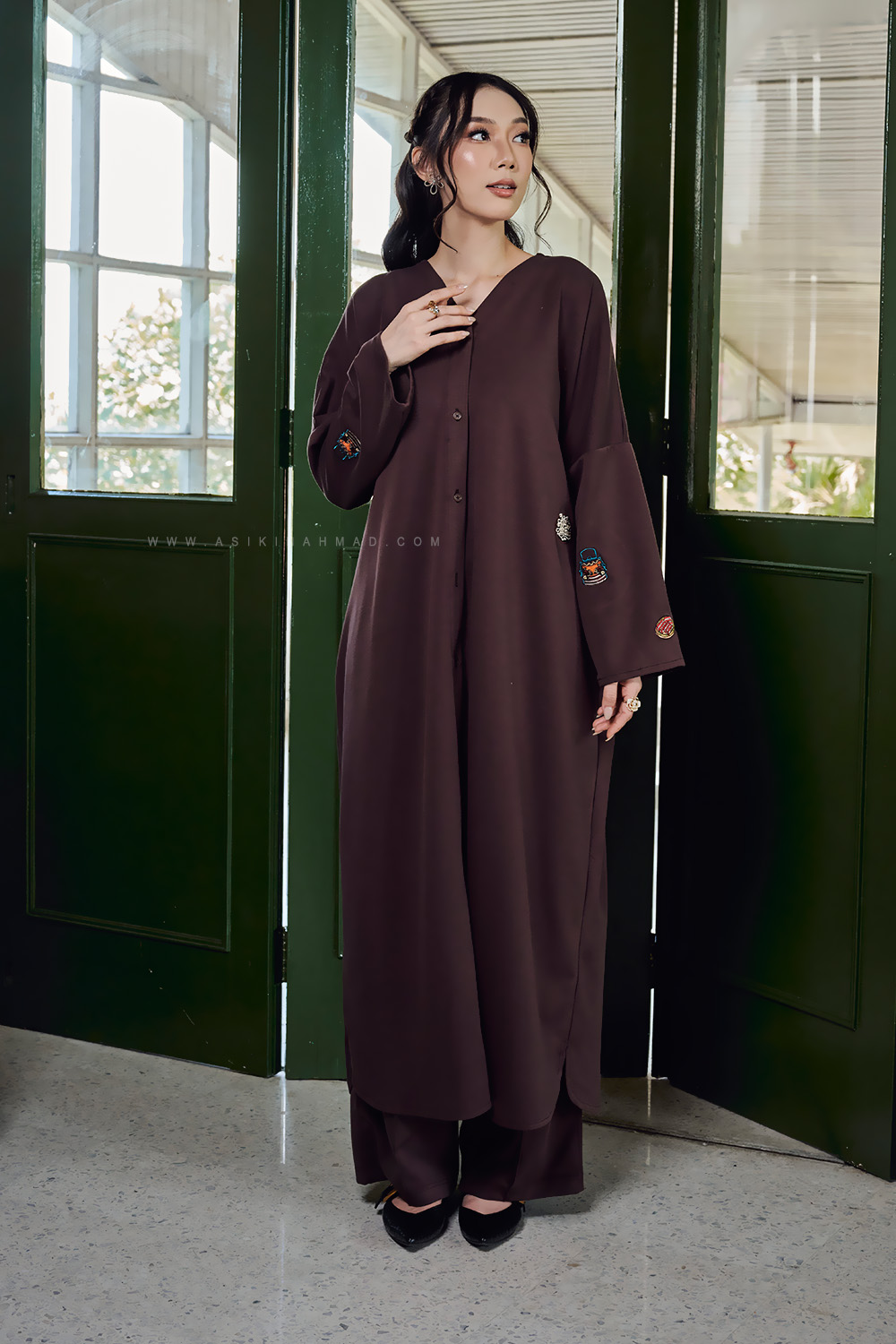 RONA DRESS IN RICH BROWN