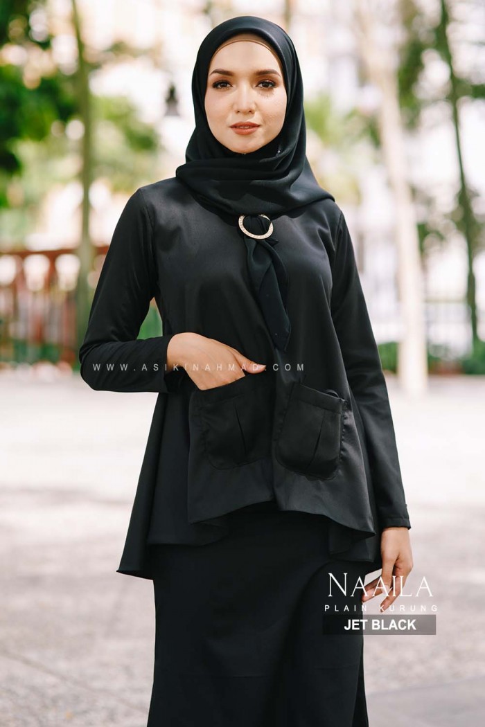 NAAILA KURUNG in JET BLACK