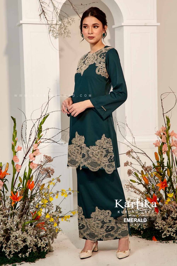 KARTIKA KURUNG in EMERALD