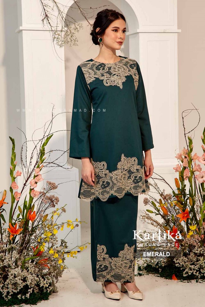 KARTIKA KURUNG in EMERALD