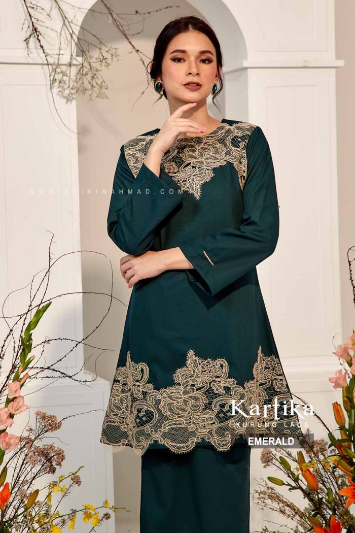 KARTIKA KURUNG in EMERALD