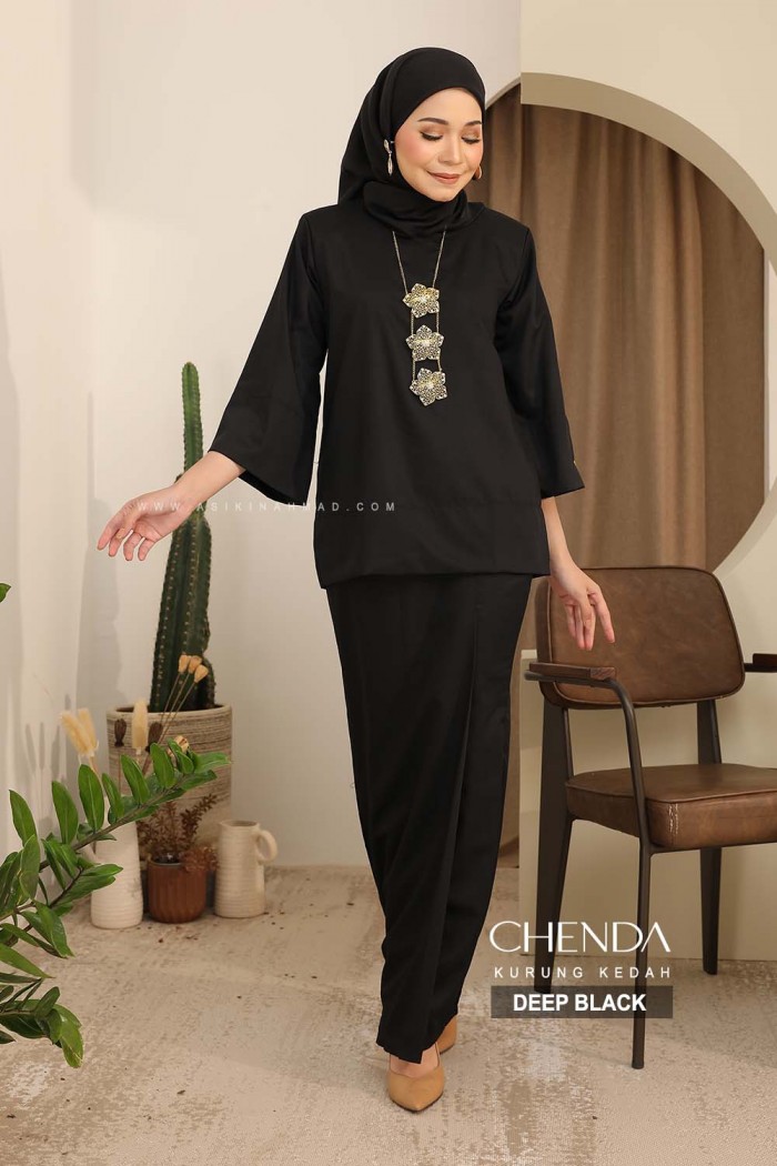 CHENDA KURUNG in DEEP BLACK