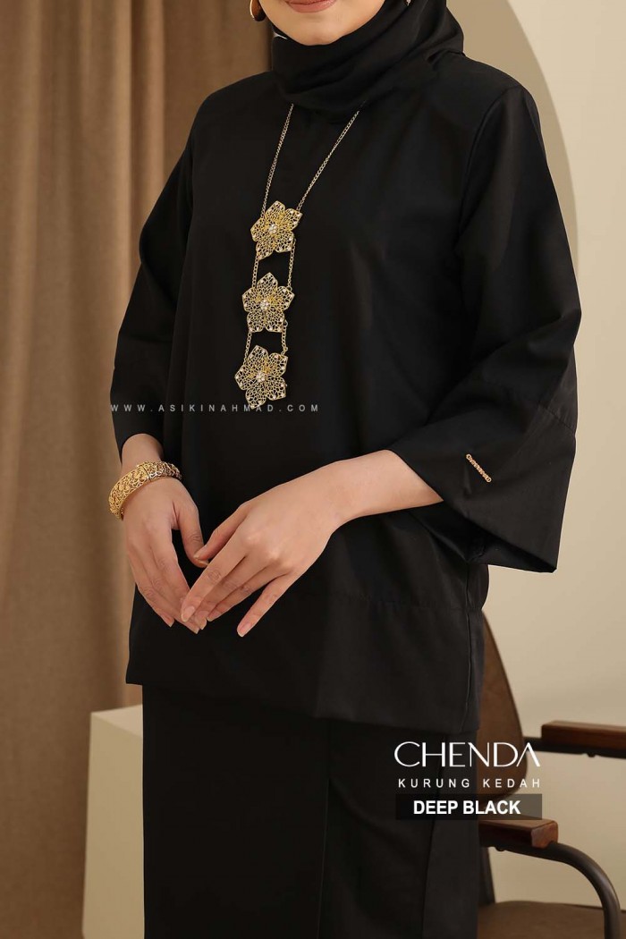 CHENDA KURUNG in DEEP BLACK