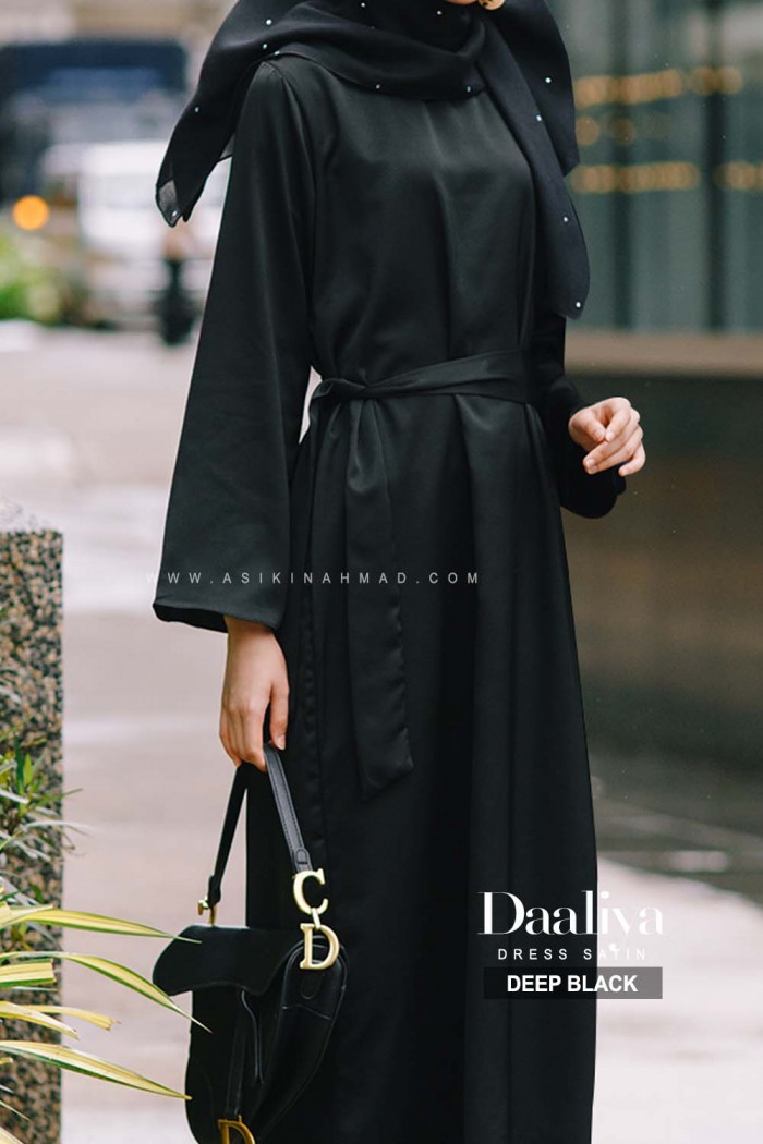 DAALIYA PLAIN in DEEP BLACK