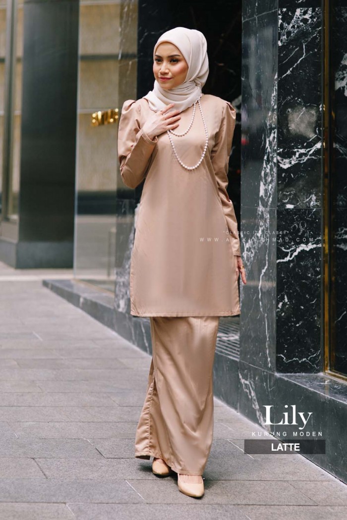 LILY KURUNG in LATTE