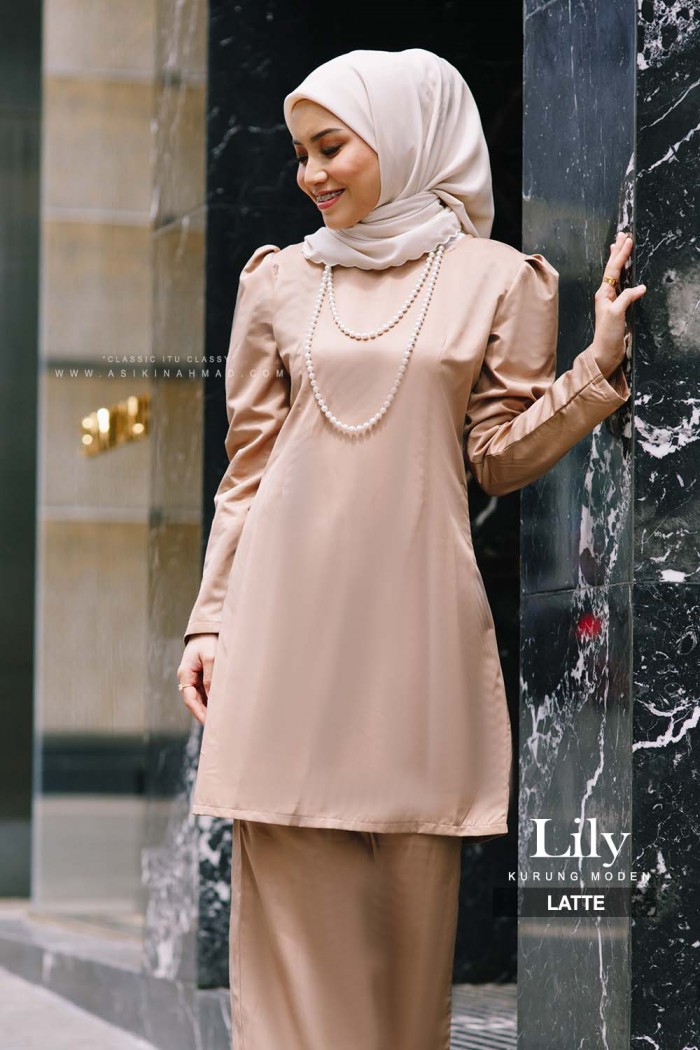 LILY KURUNG in LATTE