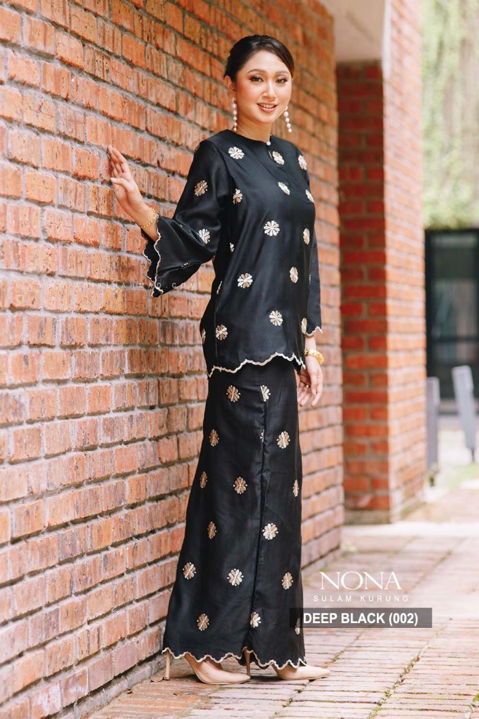 NONA KURUNG in DEEP BLACK (002)