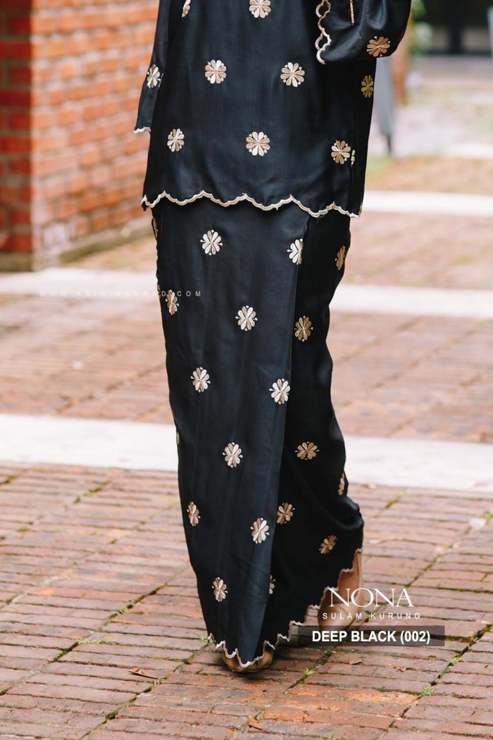 NONA KURUNG in DEEP BLACK (002)