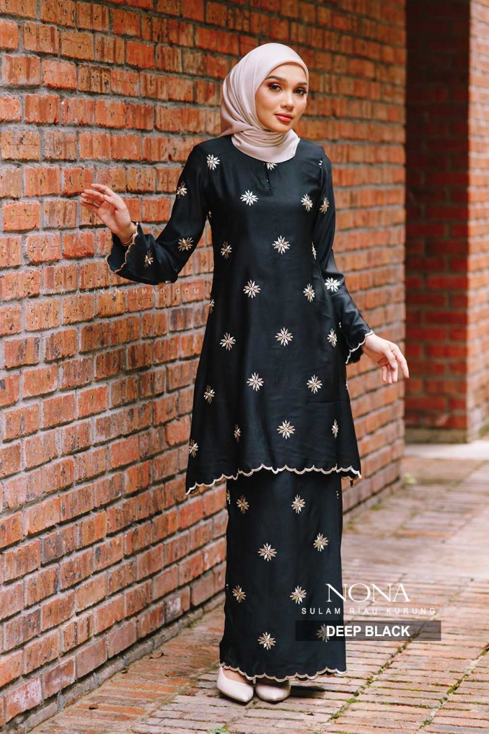 NONA KURUNG RIAU in DEEP BLACK