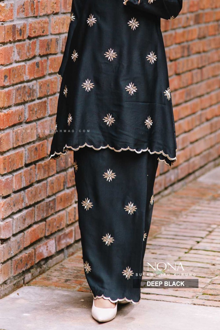 NONA KURUNG RIAU in DEEP BLACK