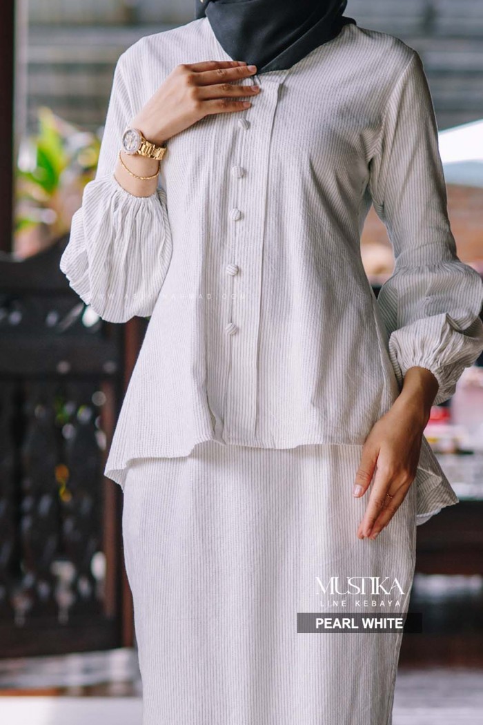 MUSTIKA KEBAYA in PEARL WHITE