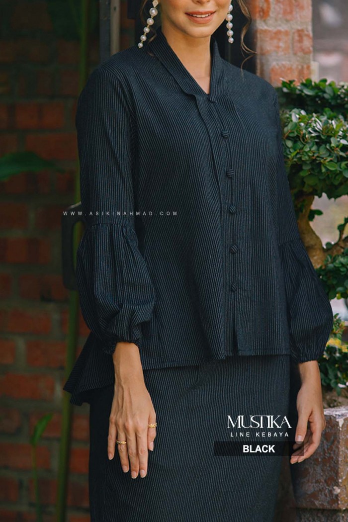 MUSTIKA KEBAYA in BLACK