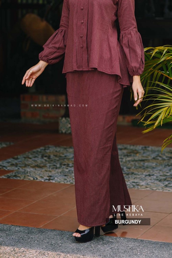 MUSTIKA KEBAYA in BURGUNDY