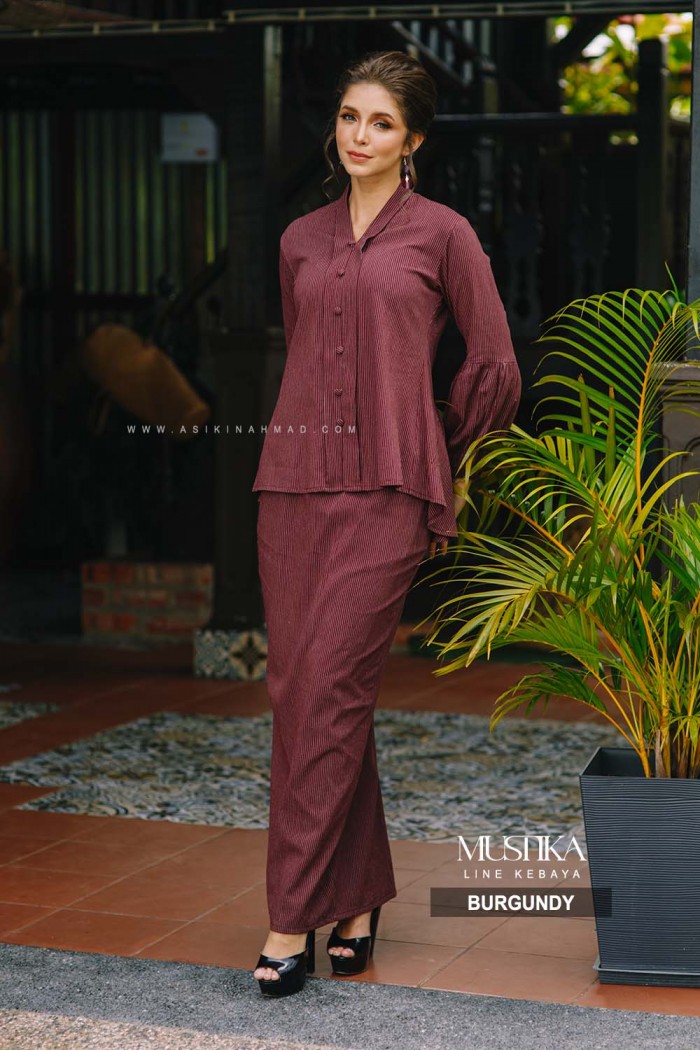 MUSTIKA KEBAYA in BURGUNDY