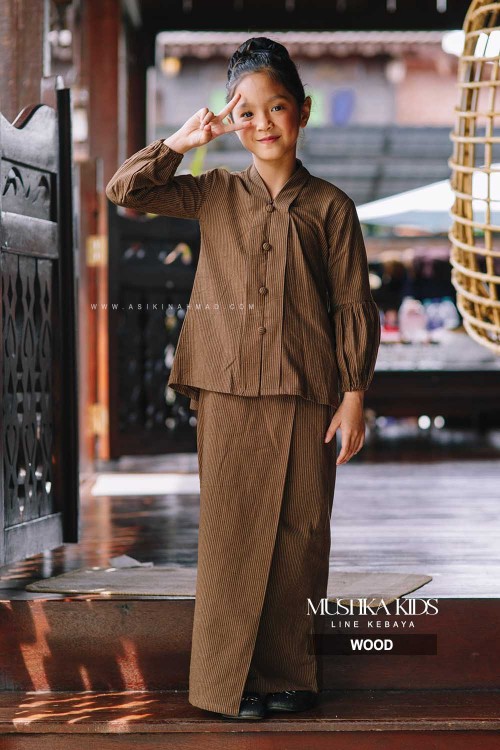 MUSTIKA KEBAYA KIDS in WOOD