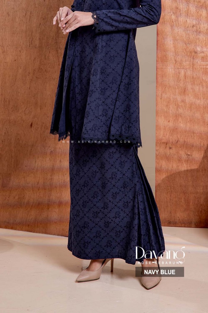 DAYANG KEBARUNG in NAVY BLUE