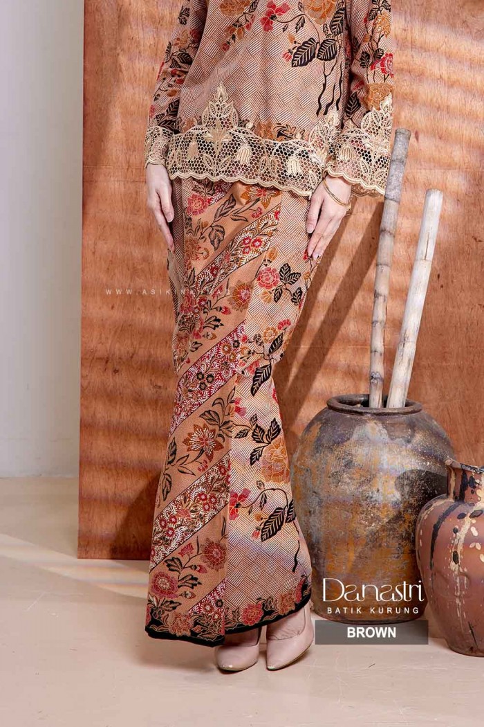 DANASTRI KURUNG KEDAH in BROWN