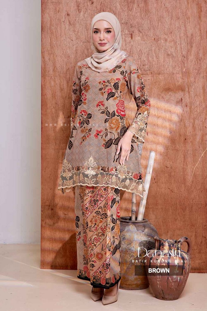 DANASTRI KURUNG RIAU in BROWN