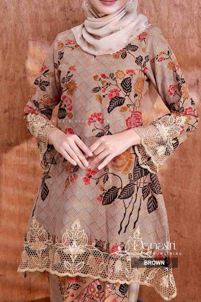 DANASTRI KURUNG RIAU in BROWN