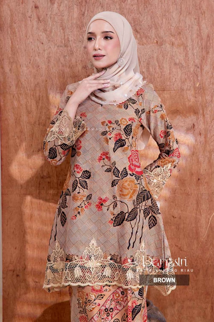 DANASTRI KURUNG RIAU in BROWN