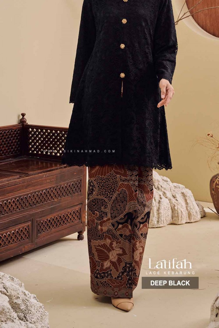 LATIFAH KEBARUNG in DEEP BLACK