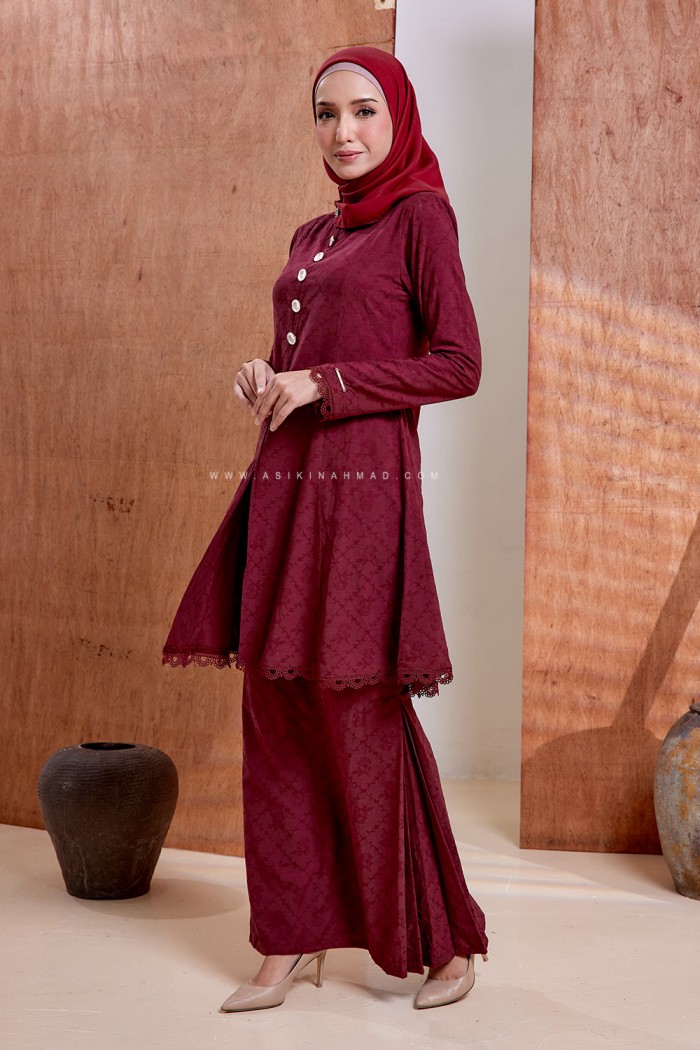 DAYANG KEBARUNG in MAROON