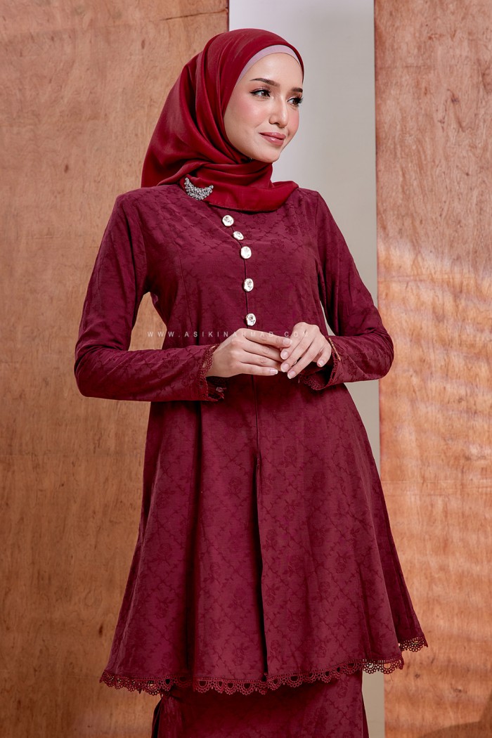 DAYANG KEBARUNG in MAROON