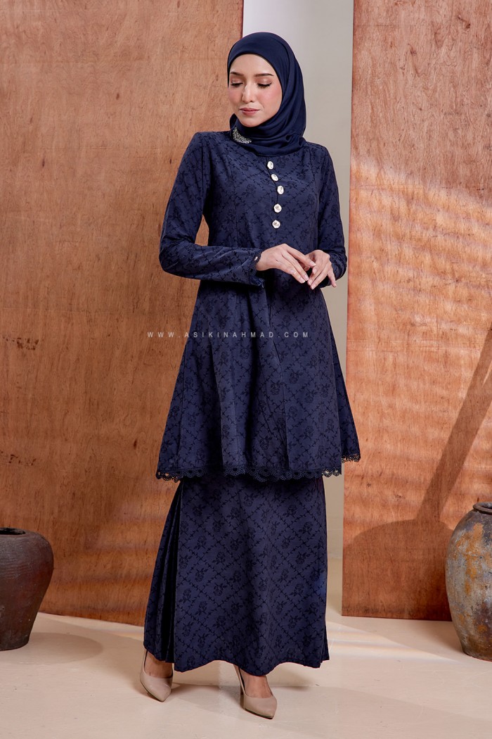 DAYANG KEBARUNG in NAVY BLUE