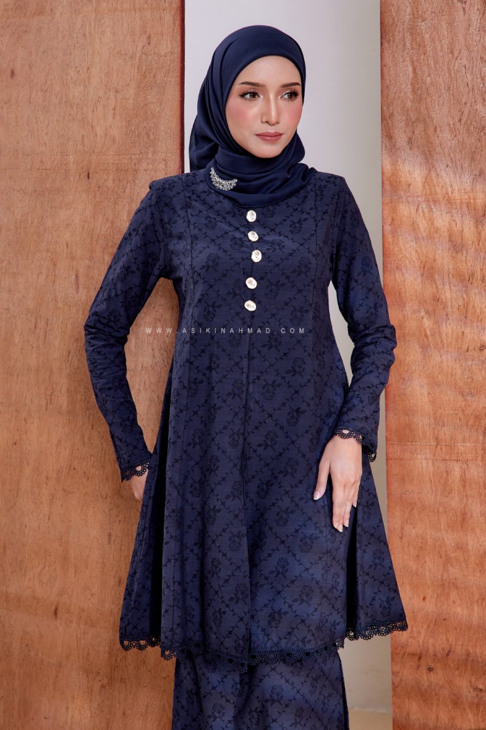 DAYANG KEBARUNG in NAVY BLUE