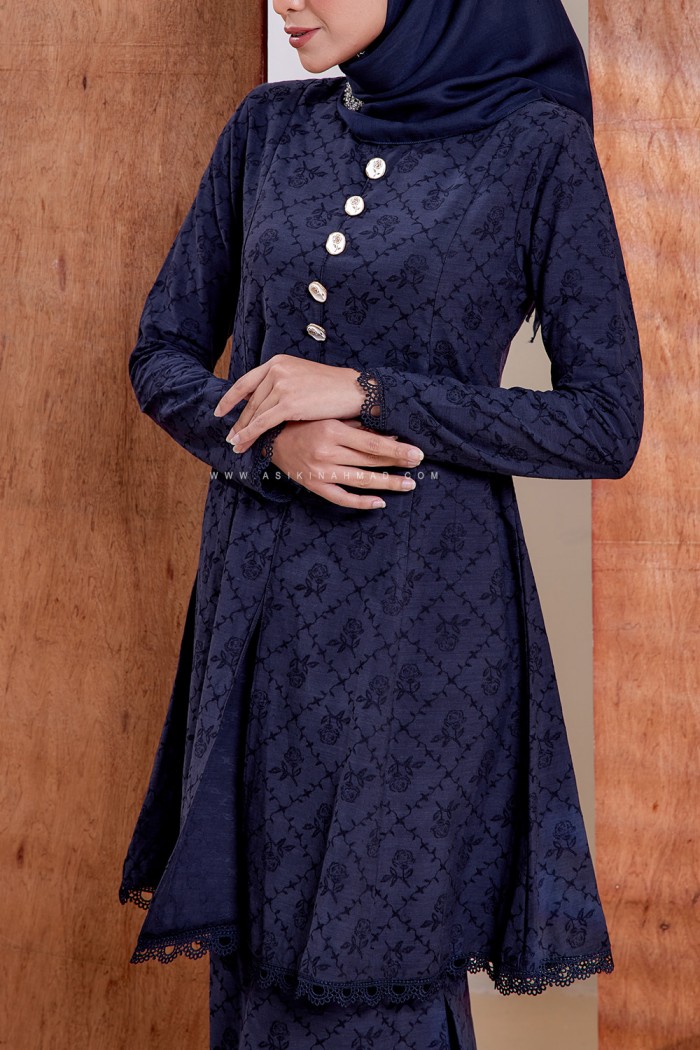 DAYANG KEBARUNG in NAVY BLUE