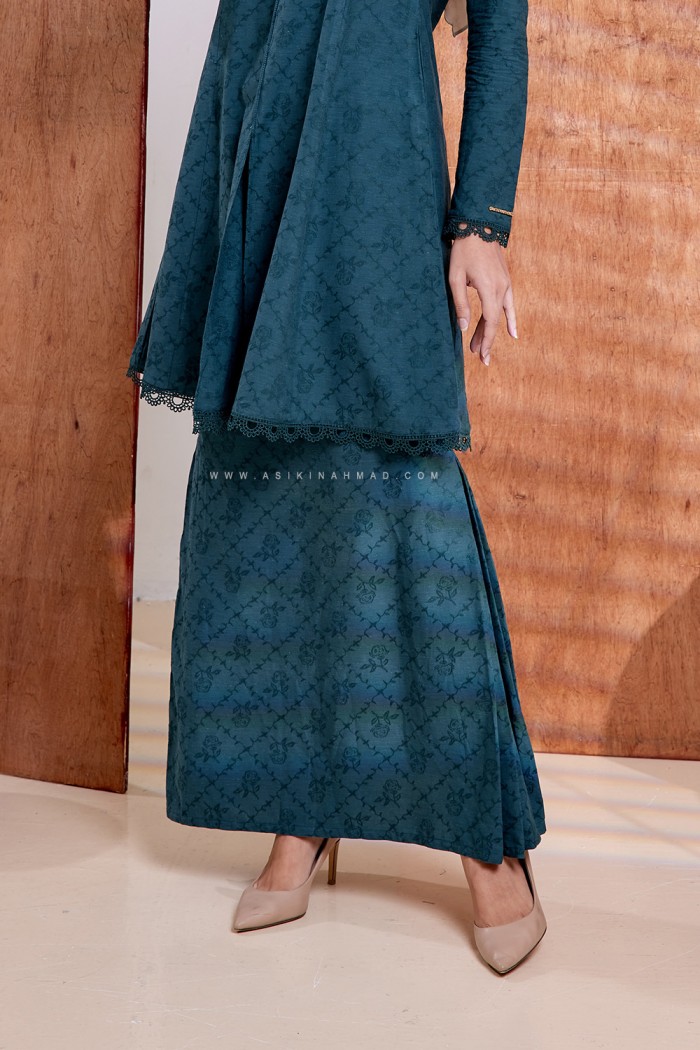 DAYANG KEBARUNG in TEAL GREEN