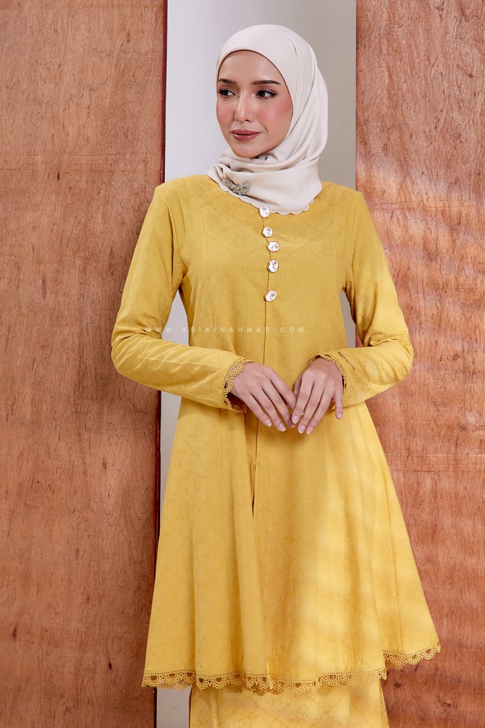 DAYANG KEBARUNG in YELLOW