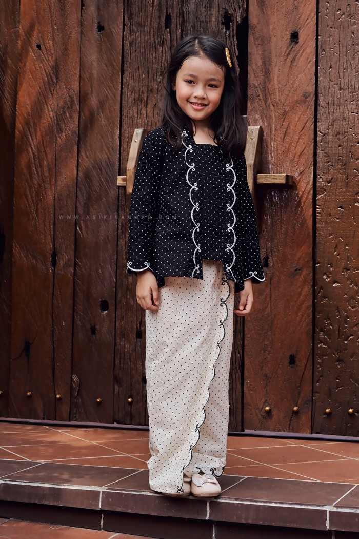 INDAH RAIA KIDS (IRKK-D2) in BLACK WHITE