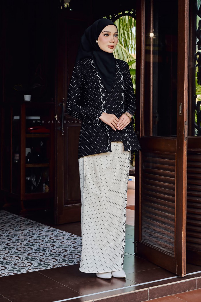 INDAH RAIA KEBAYA (IRK-D2) in BLACK WHITE