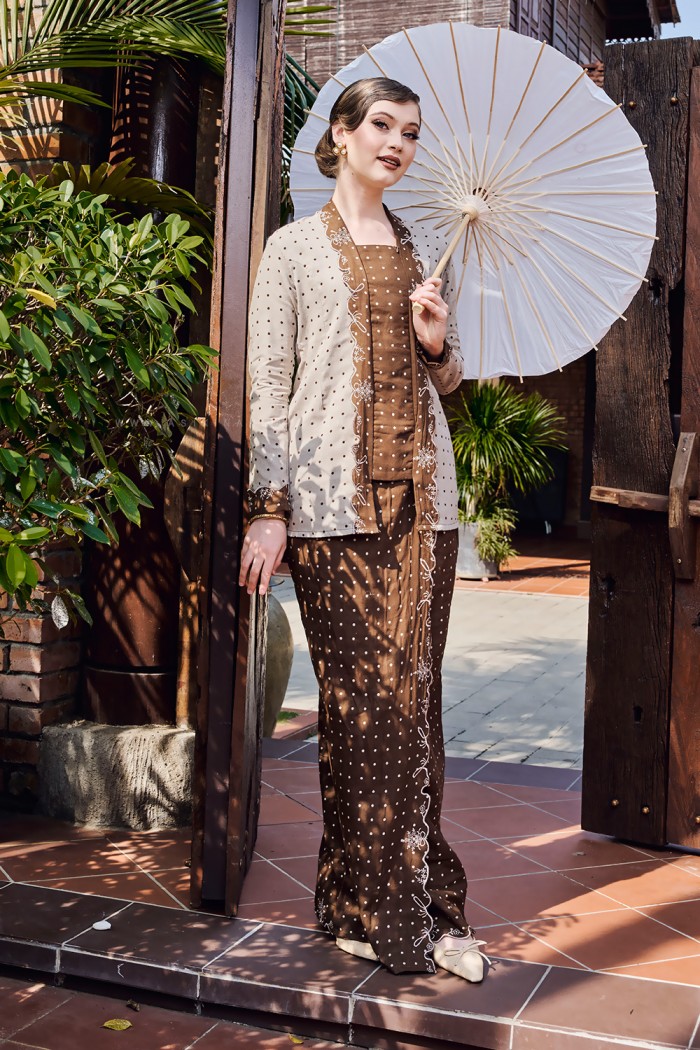 INDAH RAIA KEBAYA (IRK-D2) in RICH BROWN