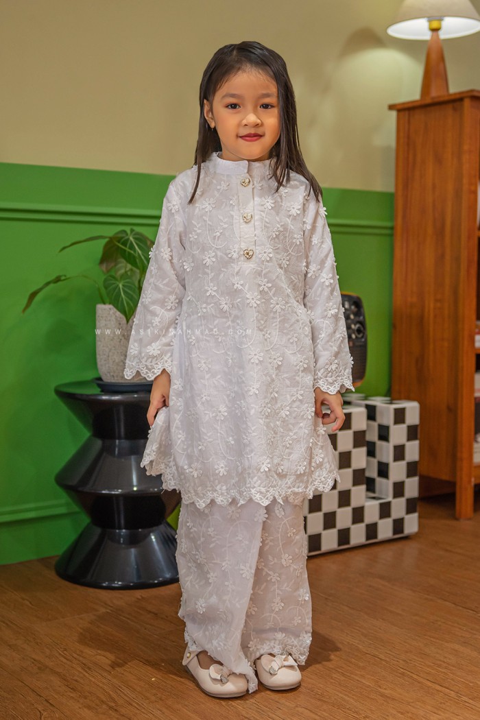 JASMINE KURUNG KIDS in SNOW WHITE