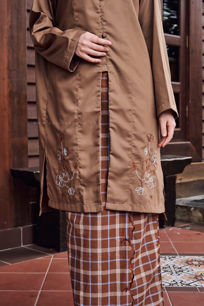 JIWA KARTIKA KURUNG (JKR-D4) in BRICK BROWN