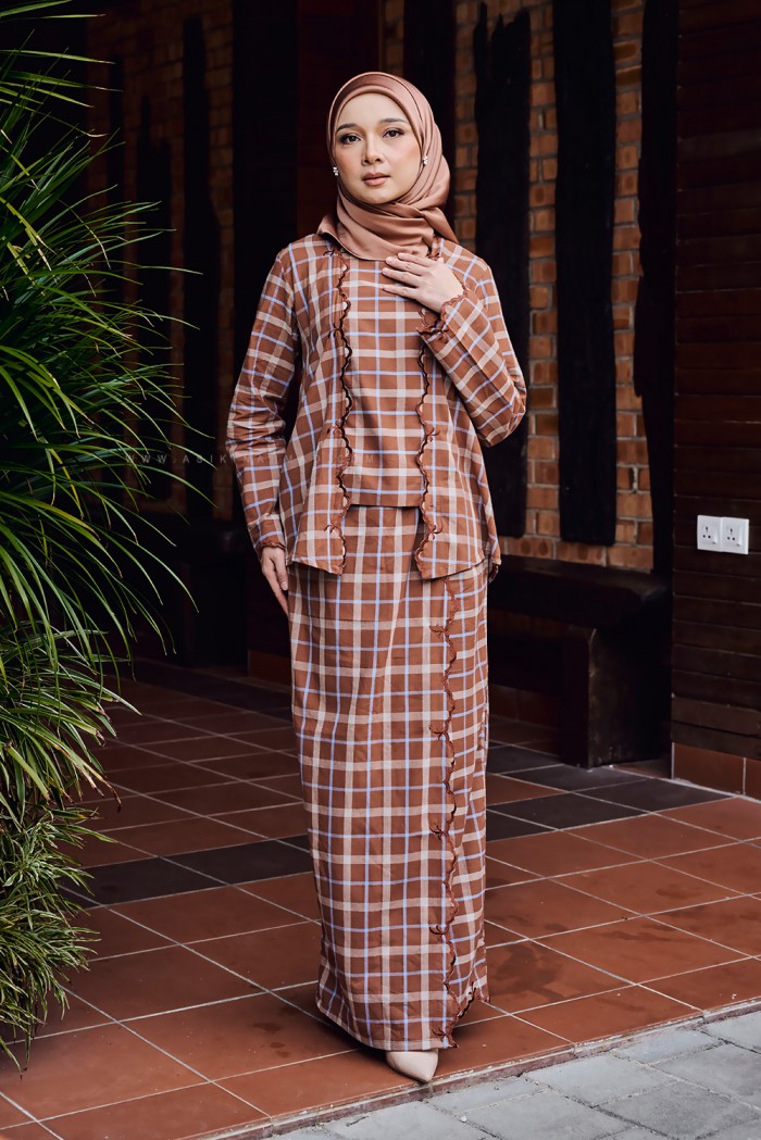 JIWA KIRANA KEBAYA (JK-D4) in BRICK BROWN