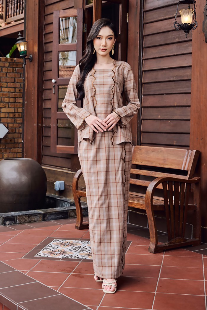 JIWA KIRANA KEBAYA (JK-D4) in RICH BROWN