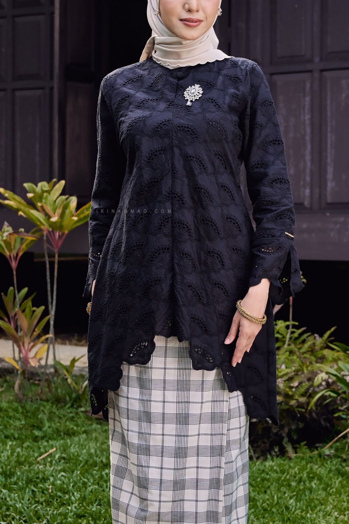 LAILA KASTURI KURUNG (LKE-D1) IN BLACK