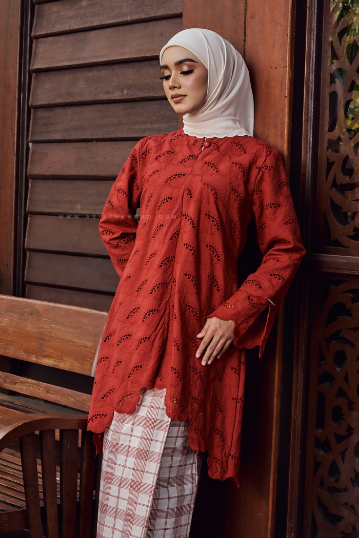 LAILA KASTURI KURUNG (LKE-D1) IN RED