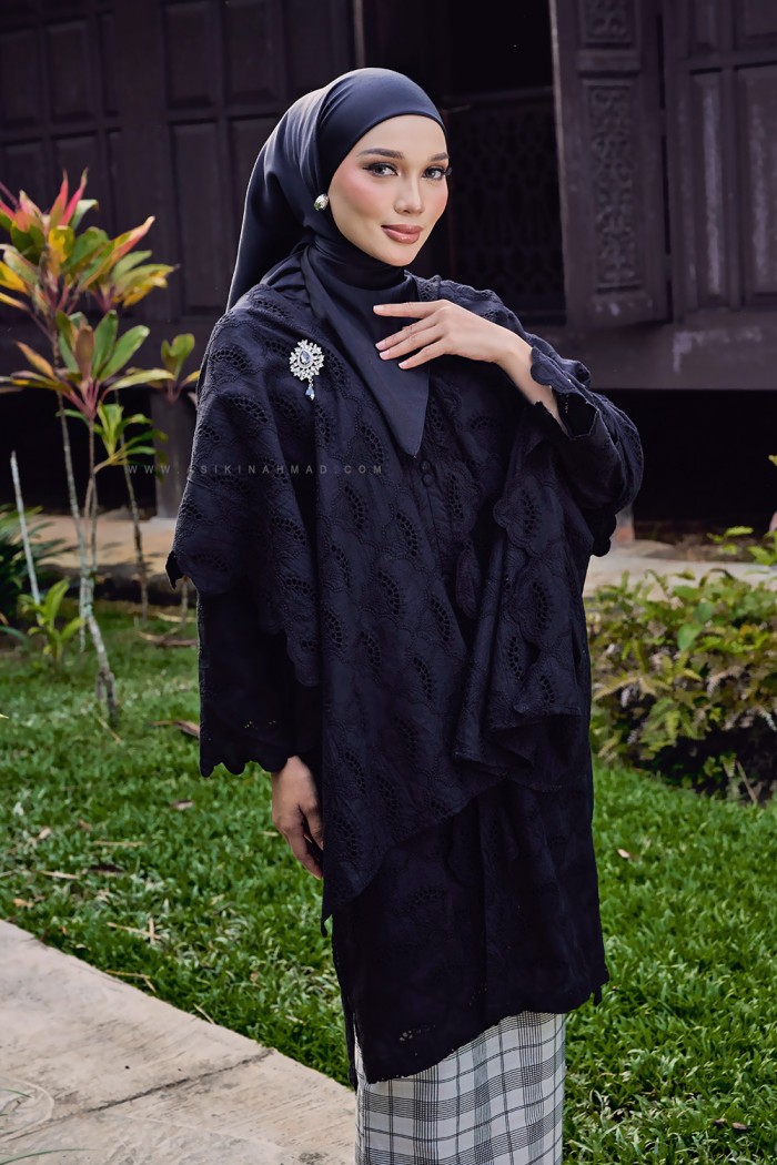 LAILA PURNAMA KURUNG (LPE-D1) IN BLACK