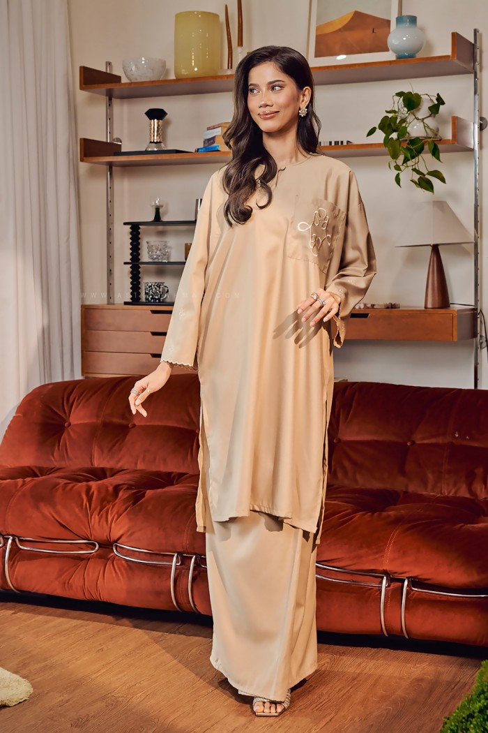 LA VIDA KURUNG SULAM IN LIGHT BROWN