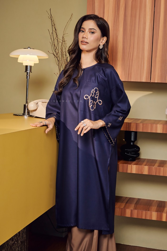 LA VIDA KURUNG SULAM IN NAVY BLUE