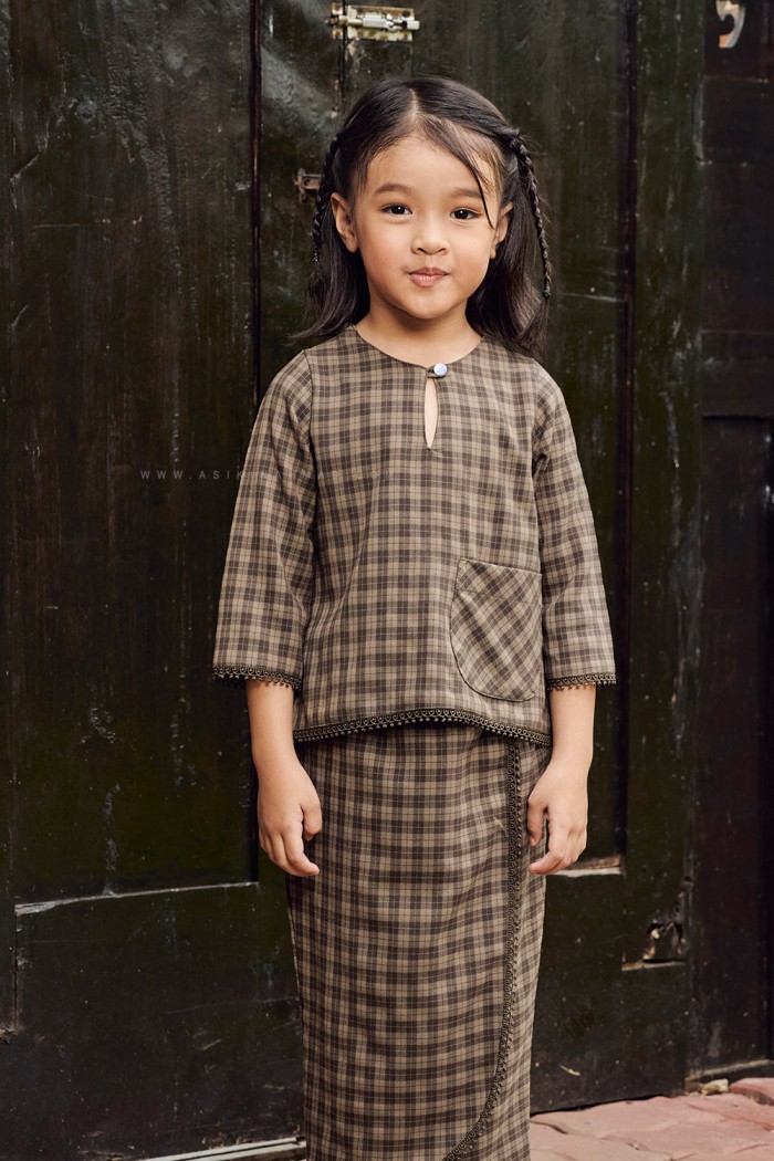 LELA INTAN KIDS (LIKK-D02) in DARK BROWN