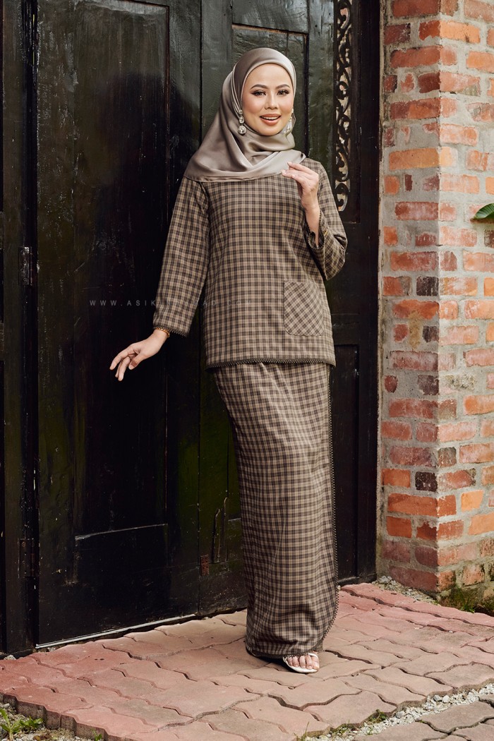 LELA INTAN (LIK-D2) in DARK BROWN