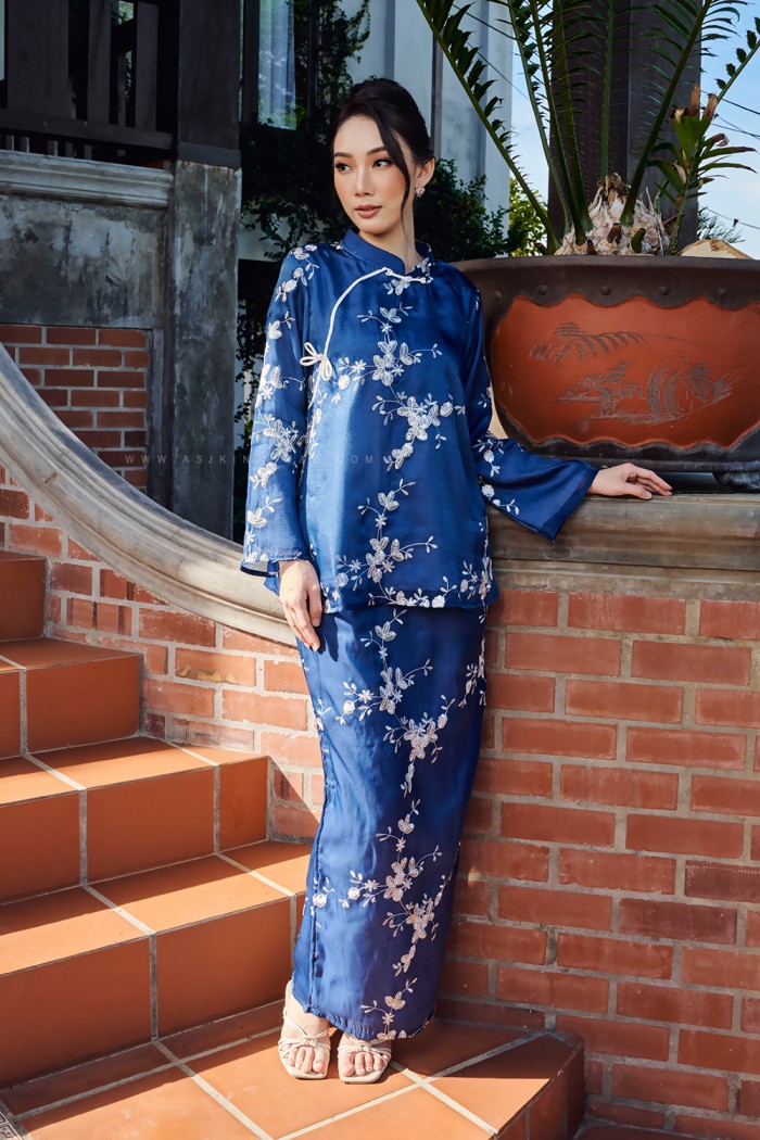 LILIA KURUNG KEDAH in NAVY BLUE