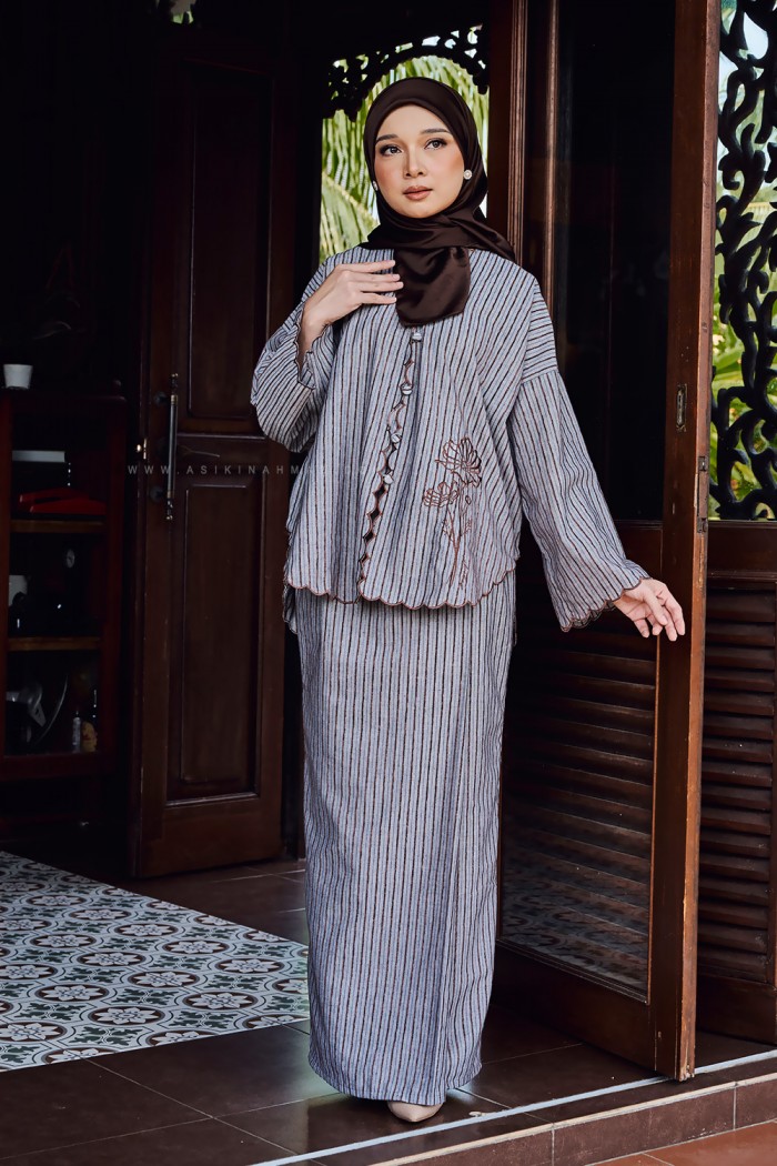 LILI ANGUN KURUNG (LAG-D1) in BROWN