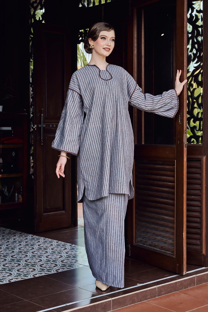 LILI AYU KURUNG (LAK-D1) in BROWN