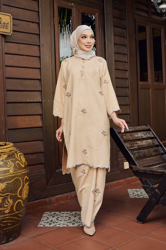 MARIA KURUNG SULAM in BEIGE